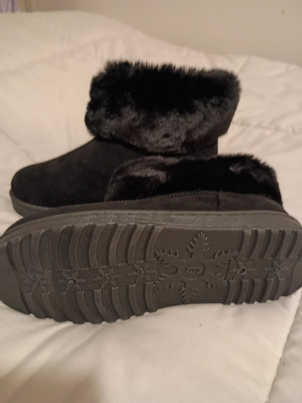 WHITE MOUNTAIN Women's Black Fur-Cuff Winter Boots